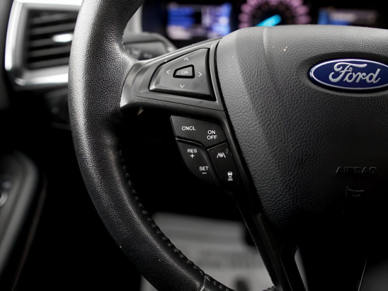 2022 Ford Edge Titanium  **PANO ROOF - PWR GATE** Photo