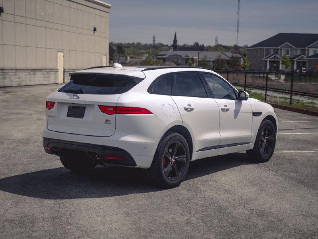 2019 Jaguar F-PACE S  **PANO ROOF - COOLED SEATS** Photo4