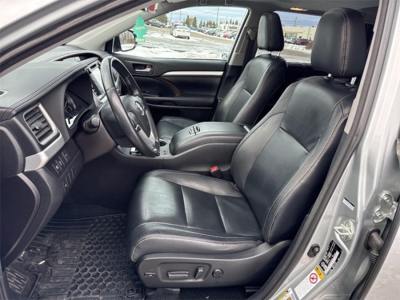 2018 Toyota Highlander XLE AWD  Sunroof - $283 B/W Photo