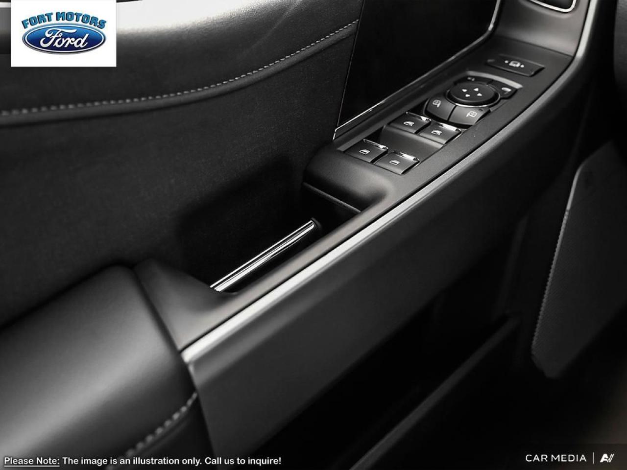 2025 Ford SUPERDUTY F-350® Lariat® Photo5
