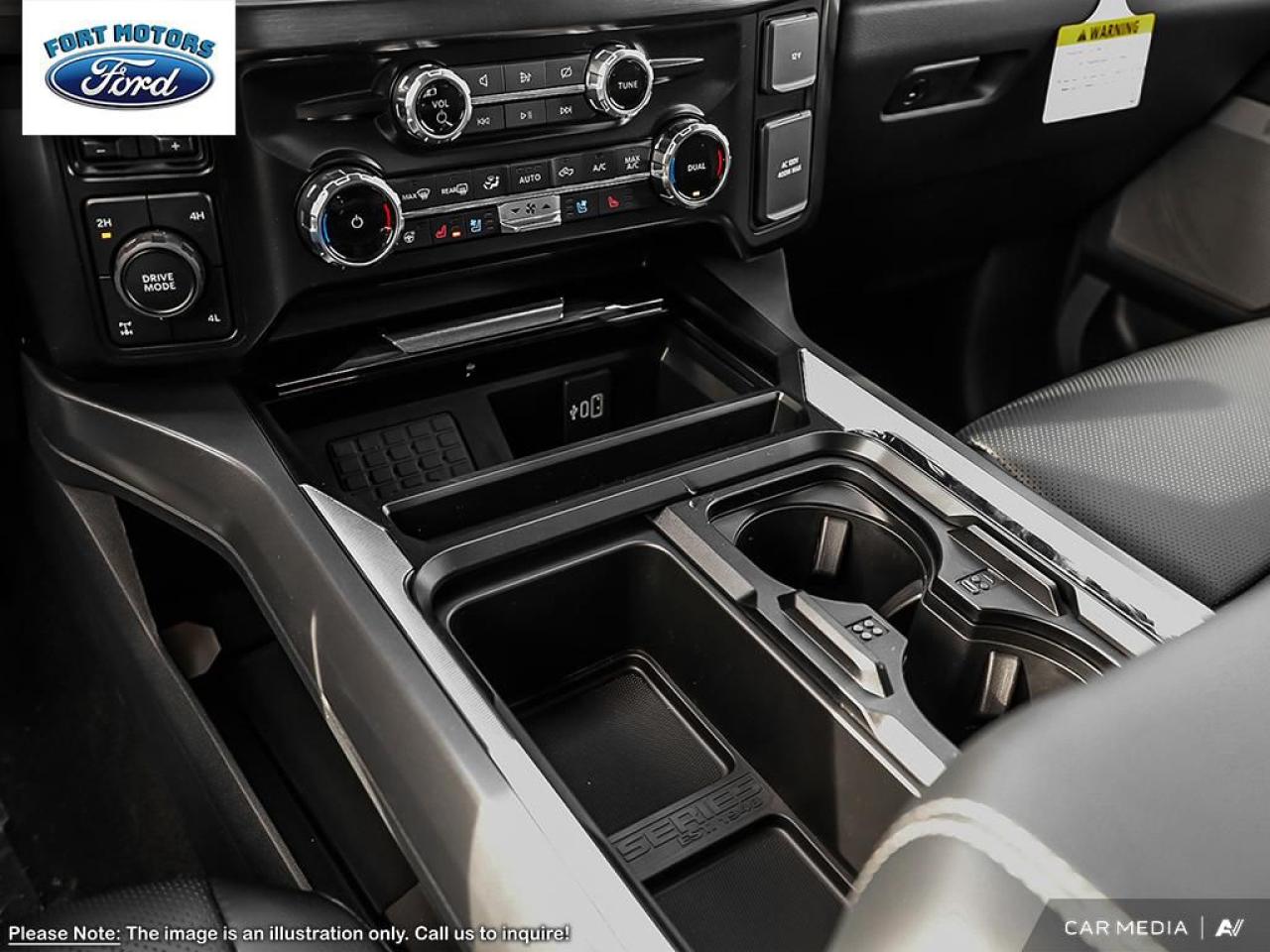 2025 Ford SUPERDUTY F-350® Lariat® Photo5