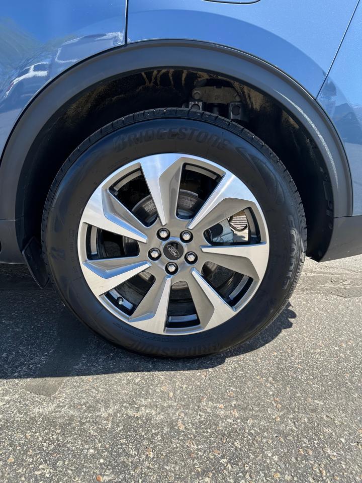 2024 Ford Escape Platinum Photo5