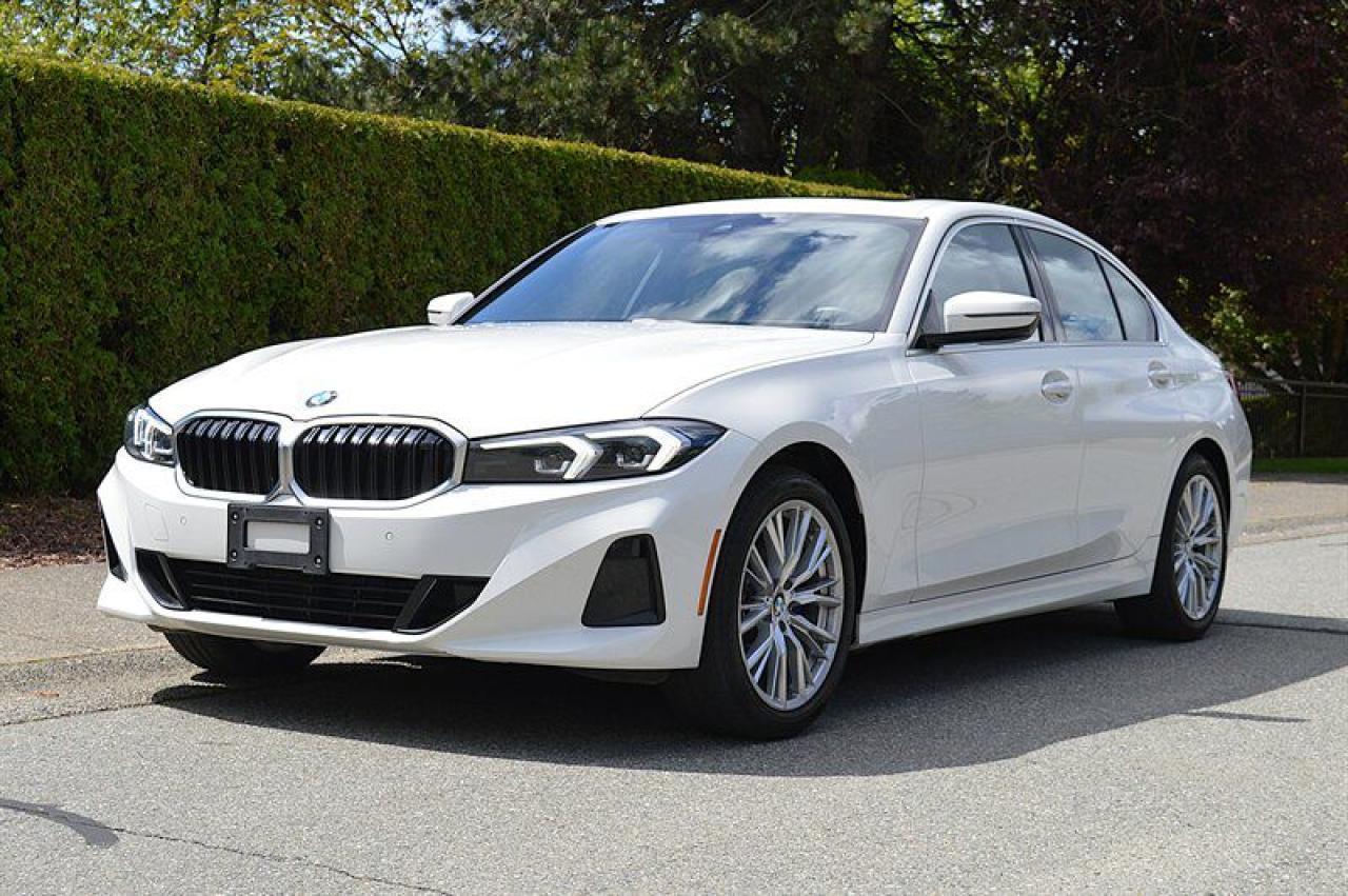 Used 2023 BMW 3 Series 330i xDrive for sale in Surrey, BC