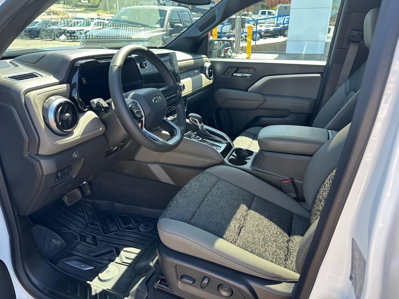 2024 Chevrolet Colorado 4WD ZR2 Photo5