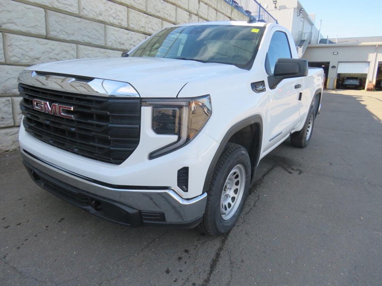4WD Reg Cab 126 Pro, 8-Speed Automatic, Turbocharged Gas I4 2.7L/166