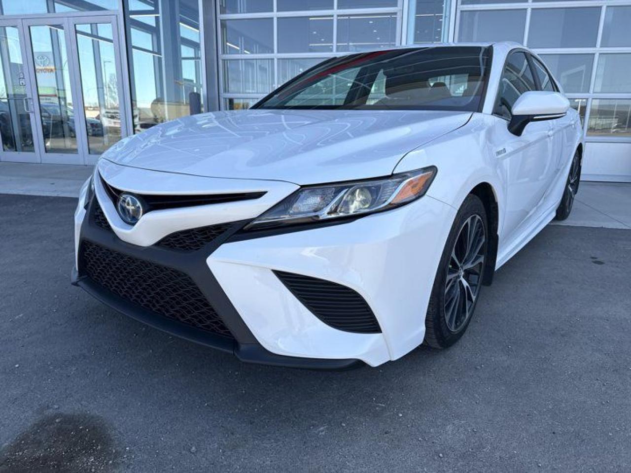 Used 2018 Toyota Camry HYBRID UNKNOWN for sale in Prince Albert, SK
