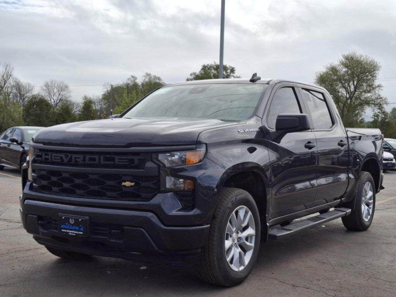 Used 2022 Chevrolet Silverado 1500 Custom Crew 4X4 | Power Seat | CarPlay + Android | Rear Camera | Alloy Wheels and More ! for sale in Guelph, ON