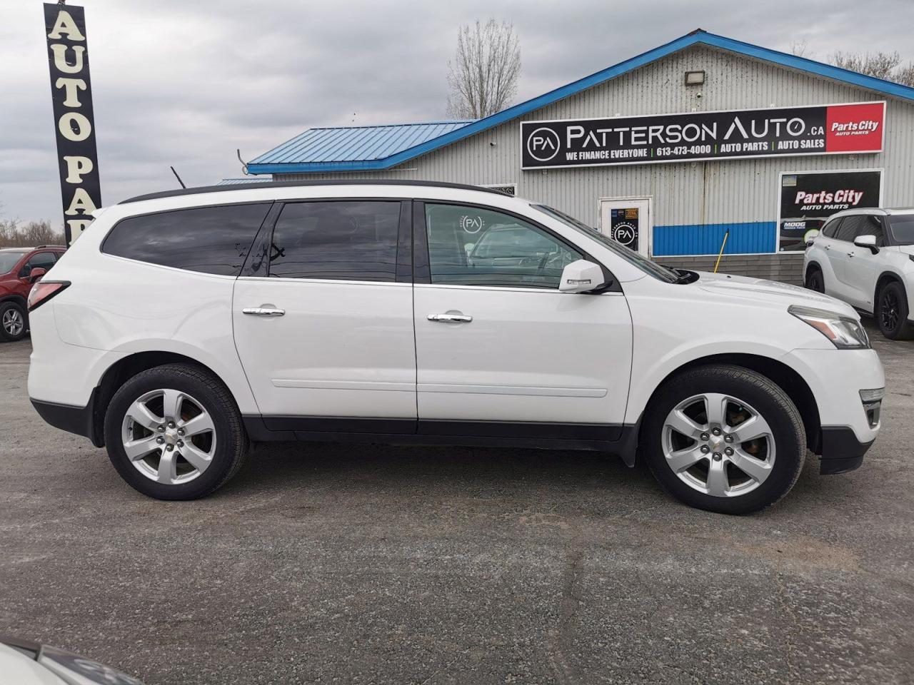 2017 Chevrolet Traverse 1LT - Photo #5