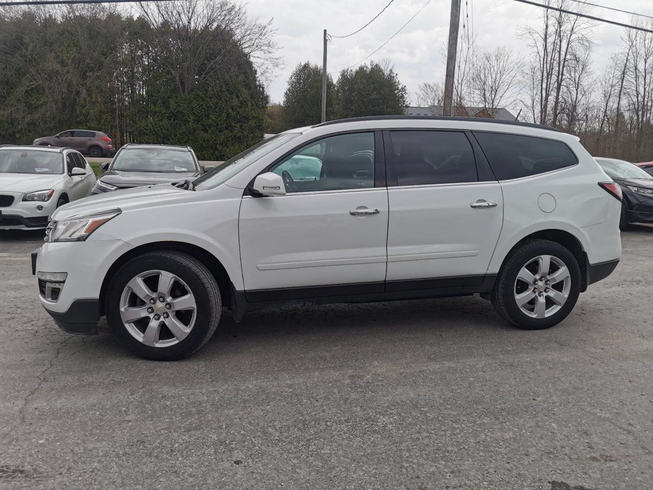 2017 Chevrolet Traverse 1LT - Photo #2