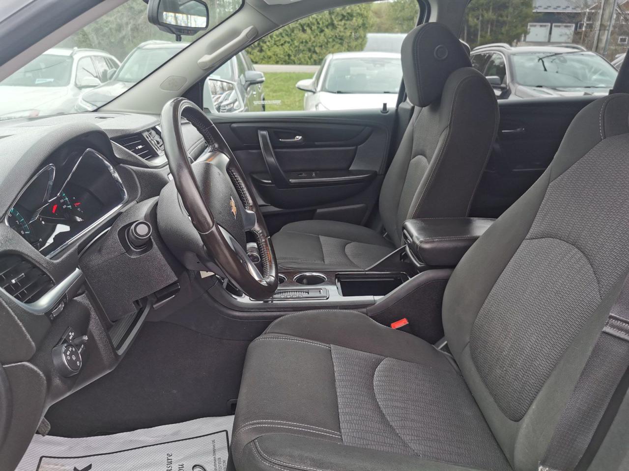 2017 Chevrolet Traverse 1LT - Photo #10