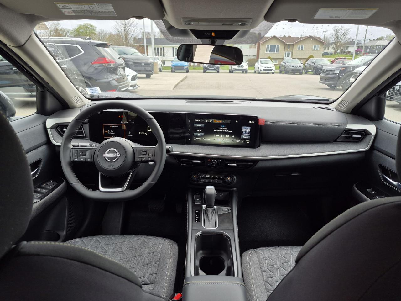 2025 Nissan Kicks SV Photo13