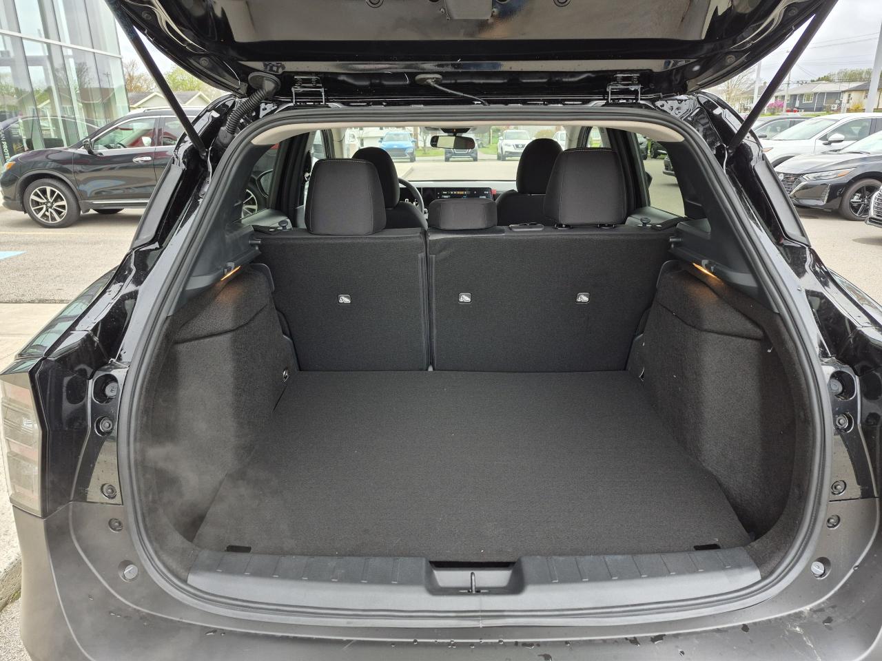 2025 Nissan Kicks SV Photo14