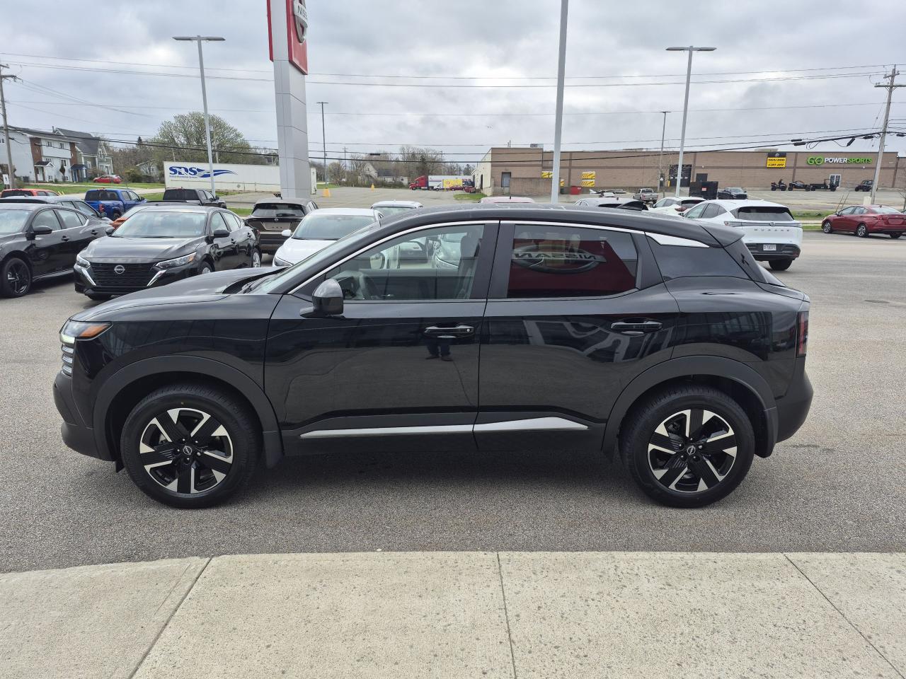2025 Nissan Kicks SV Photo3