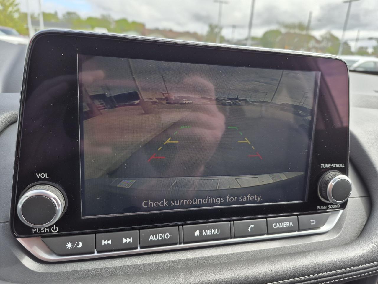 2025 Nissan Rogue SV MOONROOF Photo10