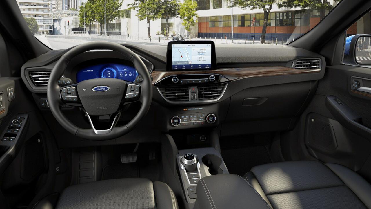 2020 Ford Escape Titanium AWD Photo6