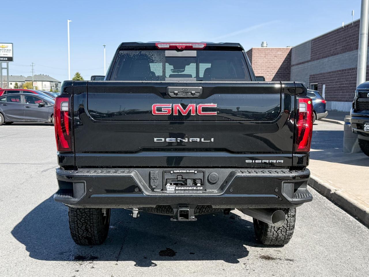 2025 GMC Sierra 2500 HD Denali DURAMAX 6.6L V8 WITH REMOTE START/ENTRY, HEATED SEATS, HEATED STEERING WHEEL, VENTILATED SEATS, SUNROOF, HD SURROUND VISION Photo