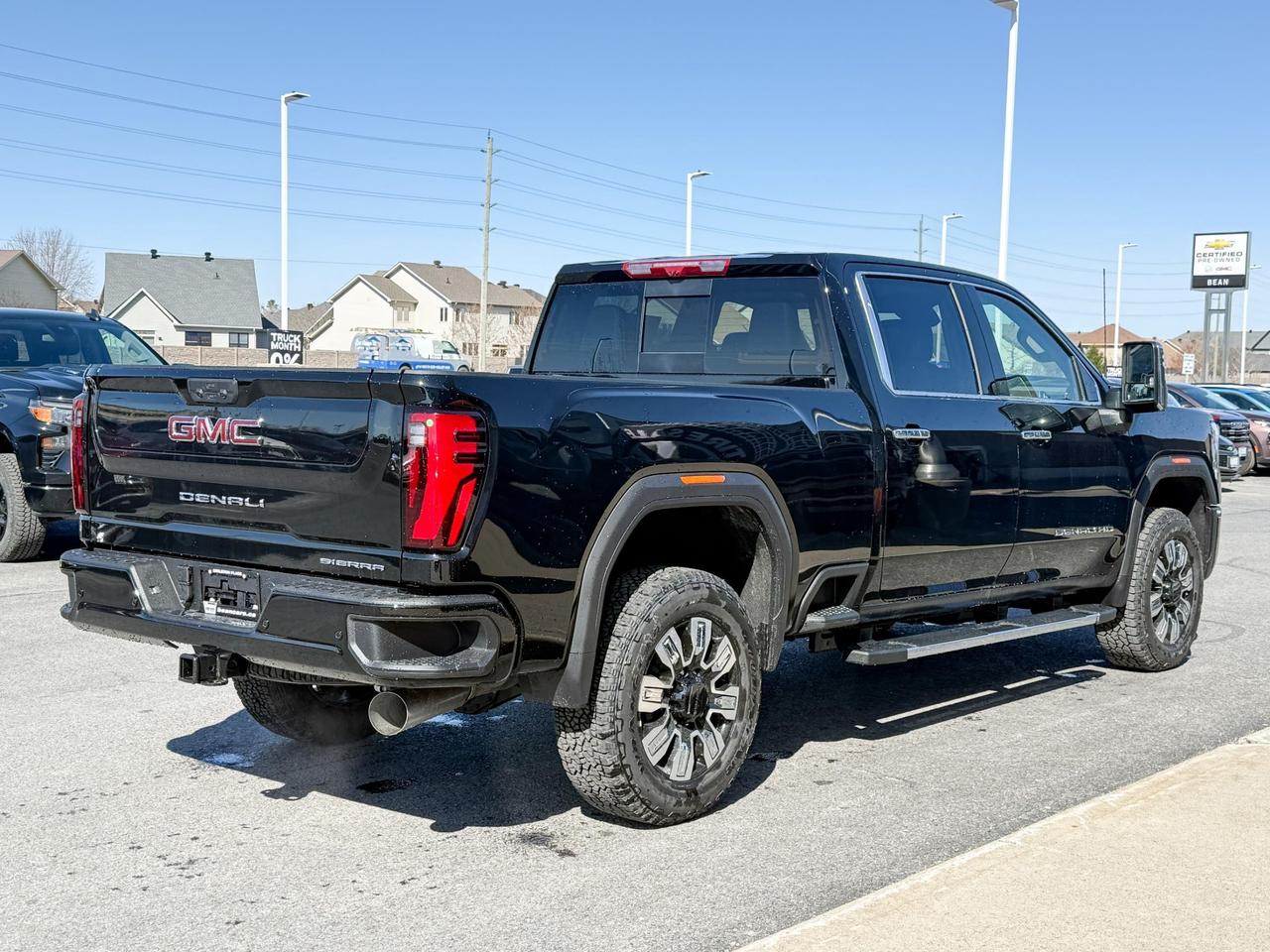 2025 GMC Sierra 2500 HD Denali DURAMAX 6.6L V8 WITH REMOTE START/ENTRY, HEATED SEATS, HEATED STEERING WHEEL, VENTILATED SEATS, SUNROOF, HD SURROUND VISION Photo
