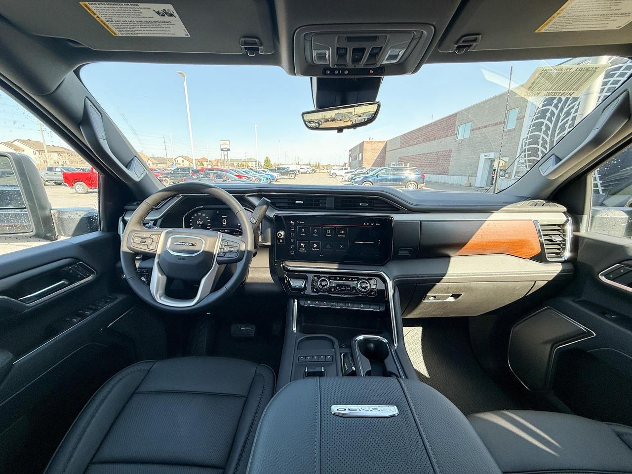 2025 GMC Sierra 2500 HD Denali DURAMAX 6.6L V8 WITH REMOTE START/ENTRY, HEATED SEATS, HEATED STEERING WHEEL, VENTILATED SEATS, SUNROOF, HD SURROUND VISION Photo