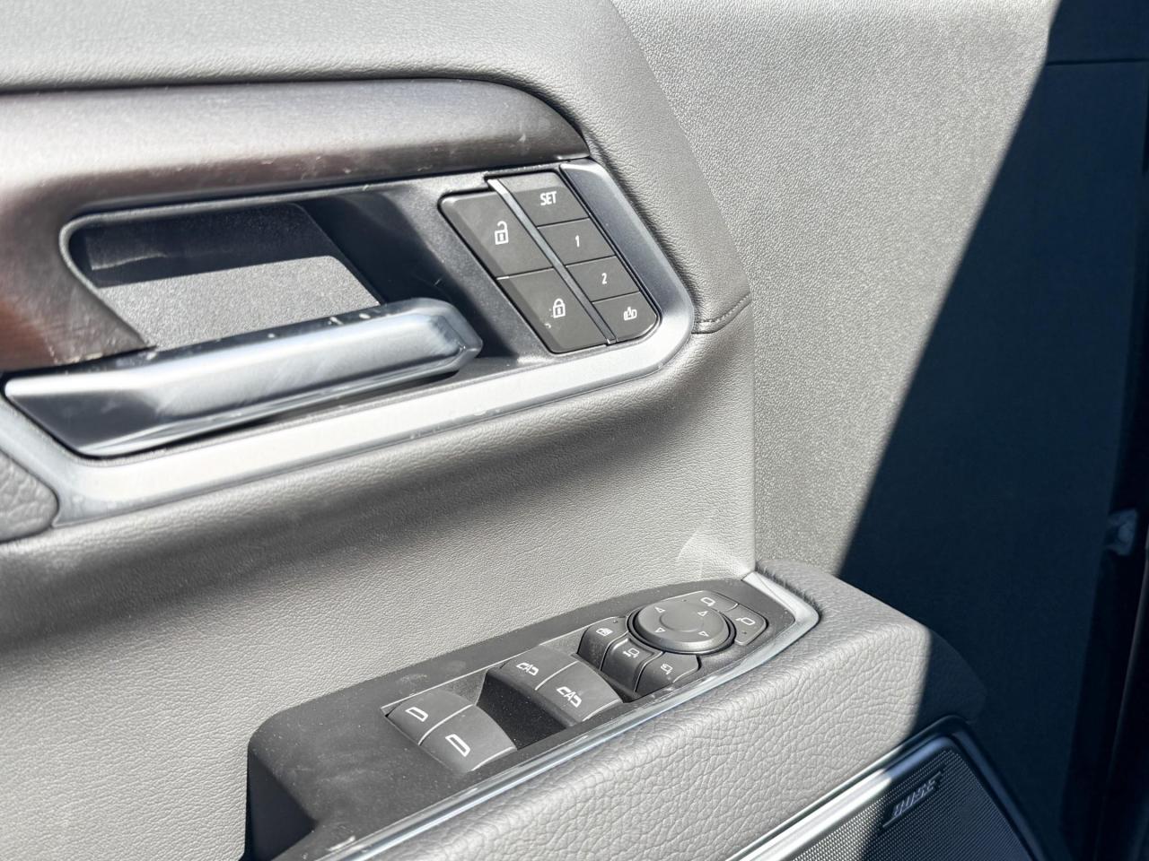 2025 GMC Sierra 2500 HD Denali DURAMAX 6.6L V8 WITH REMOTE START/ENTRY, HEATED SEATS, HEATED STEERING WHEEL, VENTILATED SEATS, SUNROOF, HD SURROUND VISION Photo