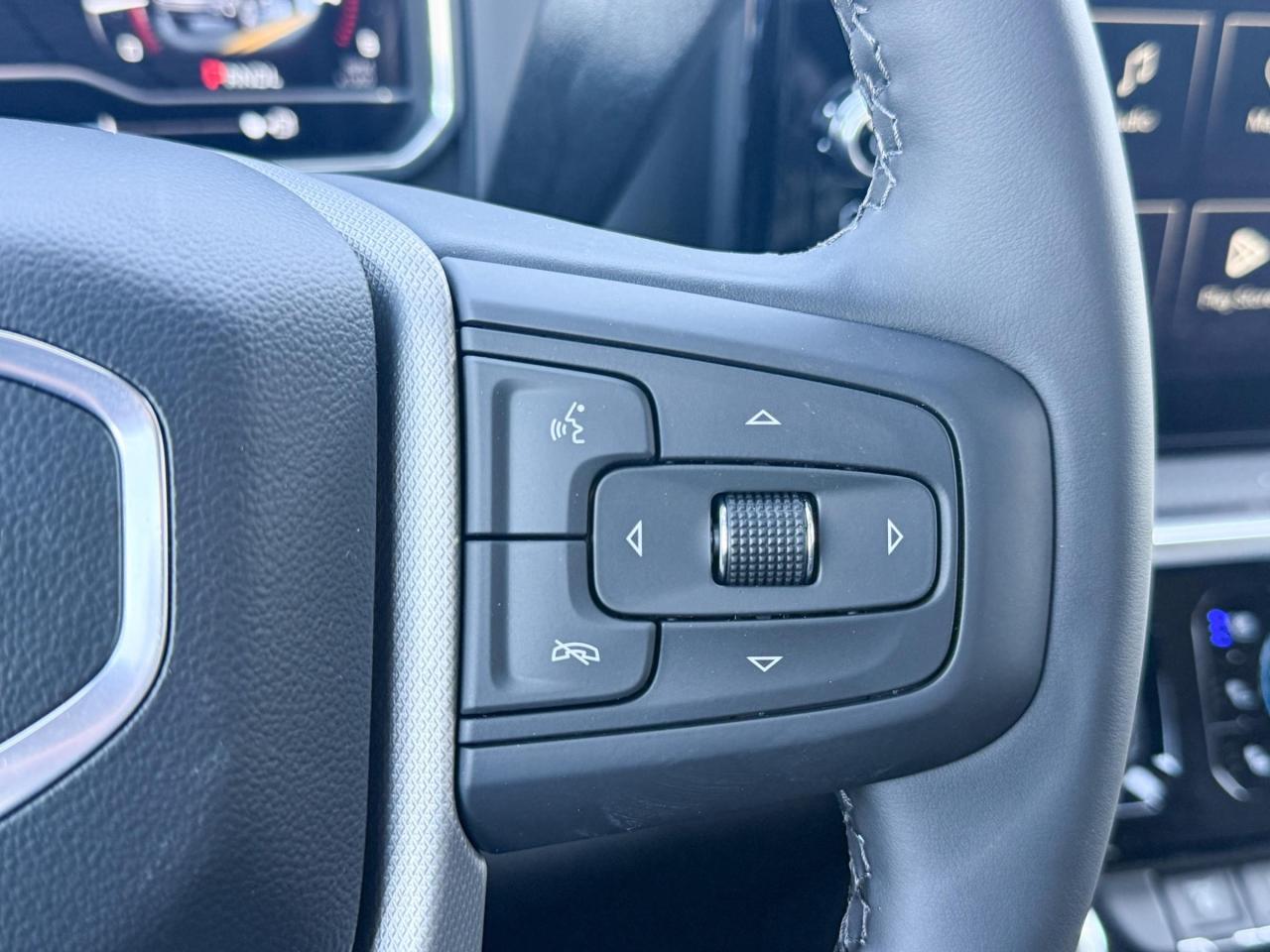 2025 GMC Sierra 2500 HD Denali DURAMAX 6.6L V8 WITH REMOTE START/ENTRY, HEATED SEATS, HEATED STEERING WHEEL, VENTILATED SEATS, SUNROOF, HD SURROUND VISION Photo