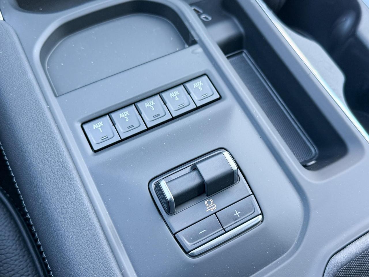 2025 GMC Sierra 2500 HD Denali DURAMAX 6.6L V8 WITH REMOTE START/ENTRY, HEATED SEATS, HEATED STEERING WHEEL, VENTILATED SEATS, SUNROOF, HD SURROUND VISION Photo