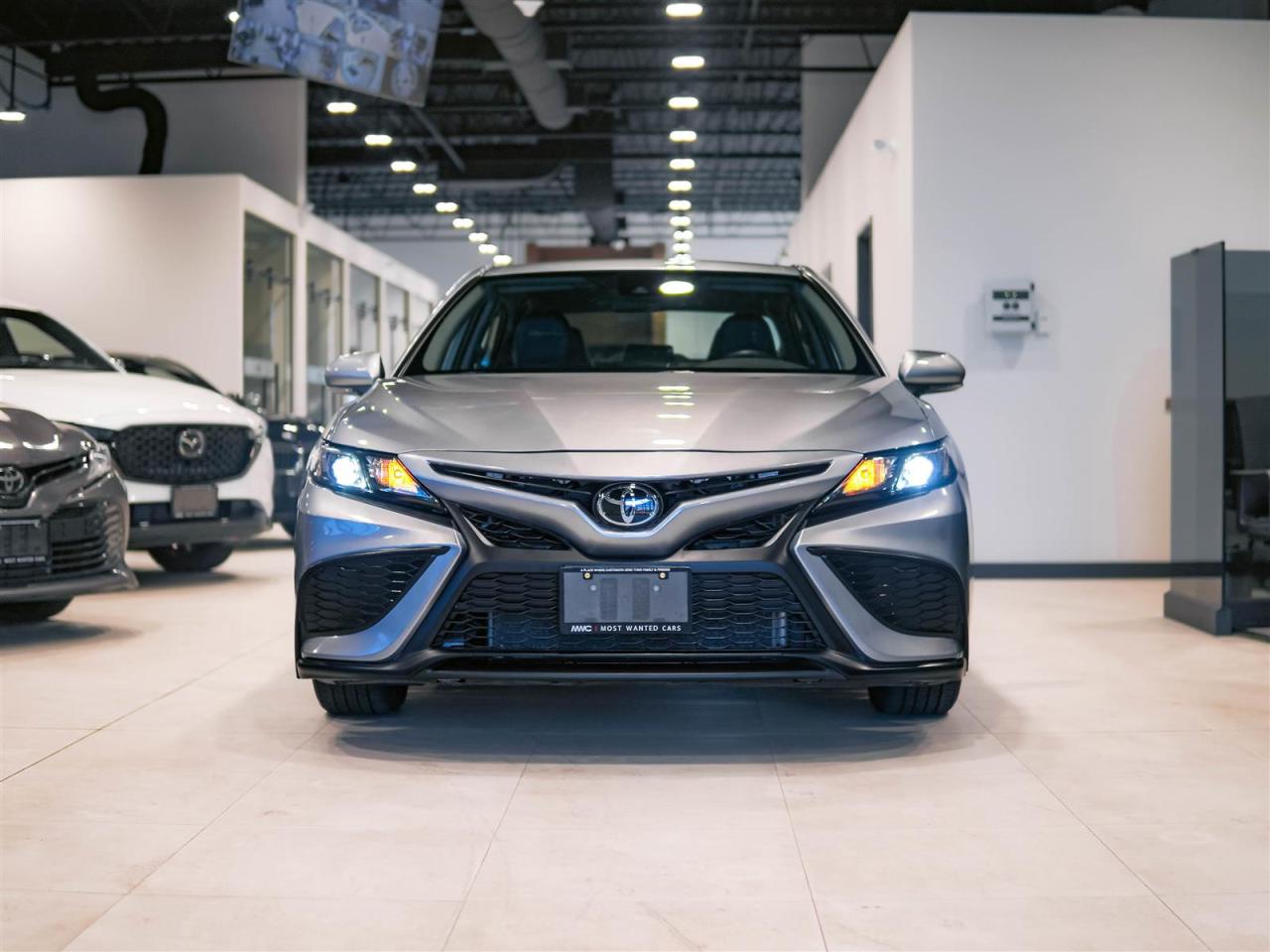 2024 Toyota Camry SE | NO ACCIDENTS | LEATHER | HTD WHEEL Photo2