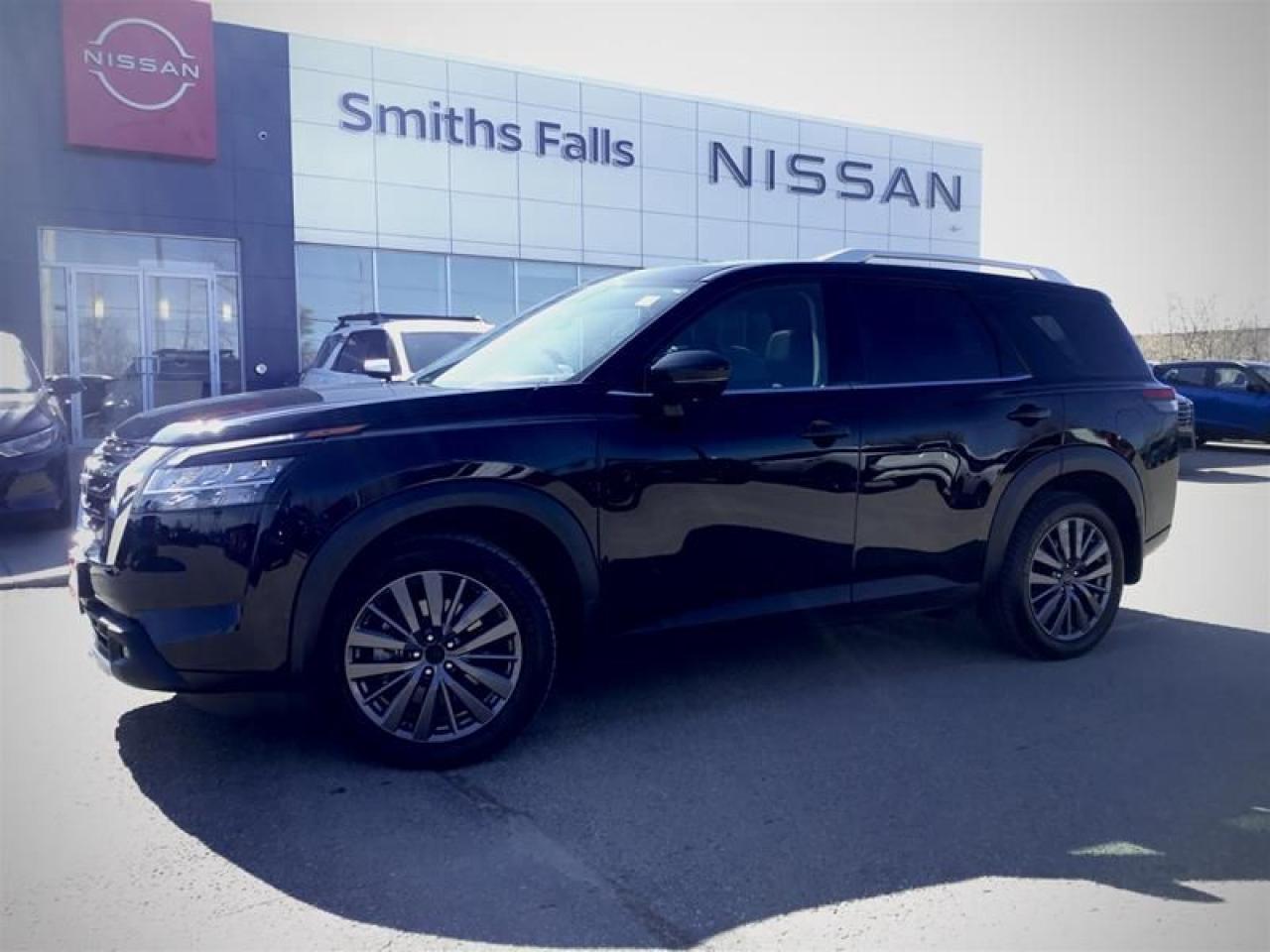 Used 2024 Nissan Pathfinder SL 4WD for sale in Smiths Falls, ON