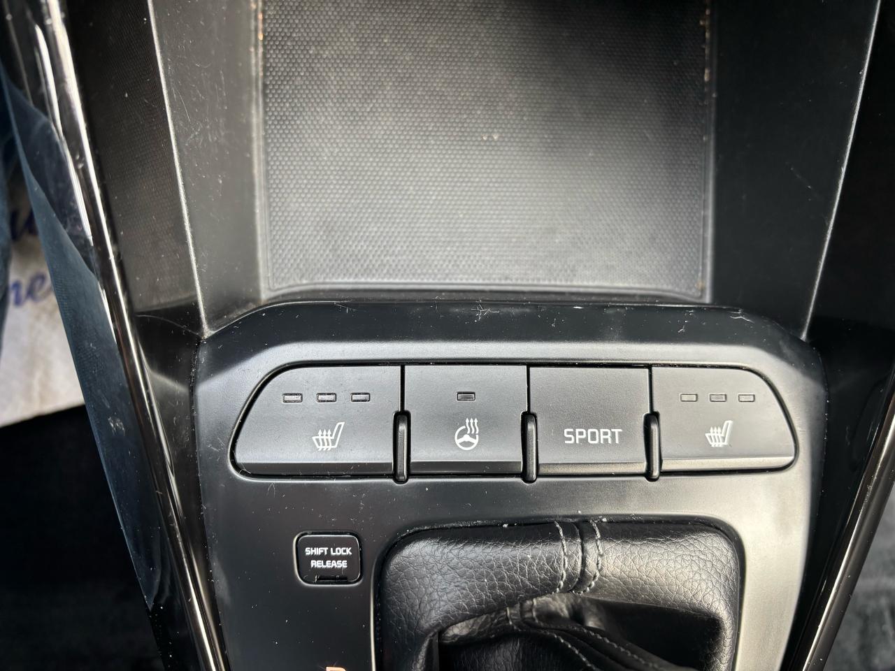 2018 Kia Rio EX, Hatchback, Sunroof, Alloy Wheels, Heated Seats - Photo #12