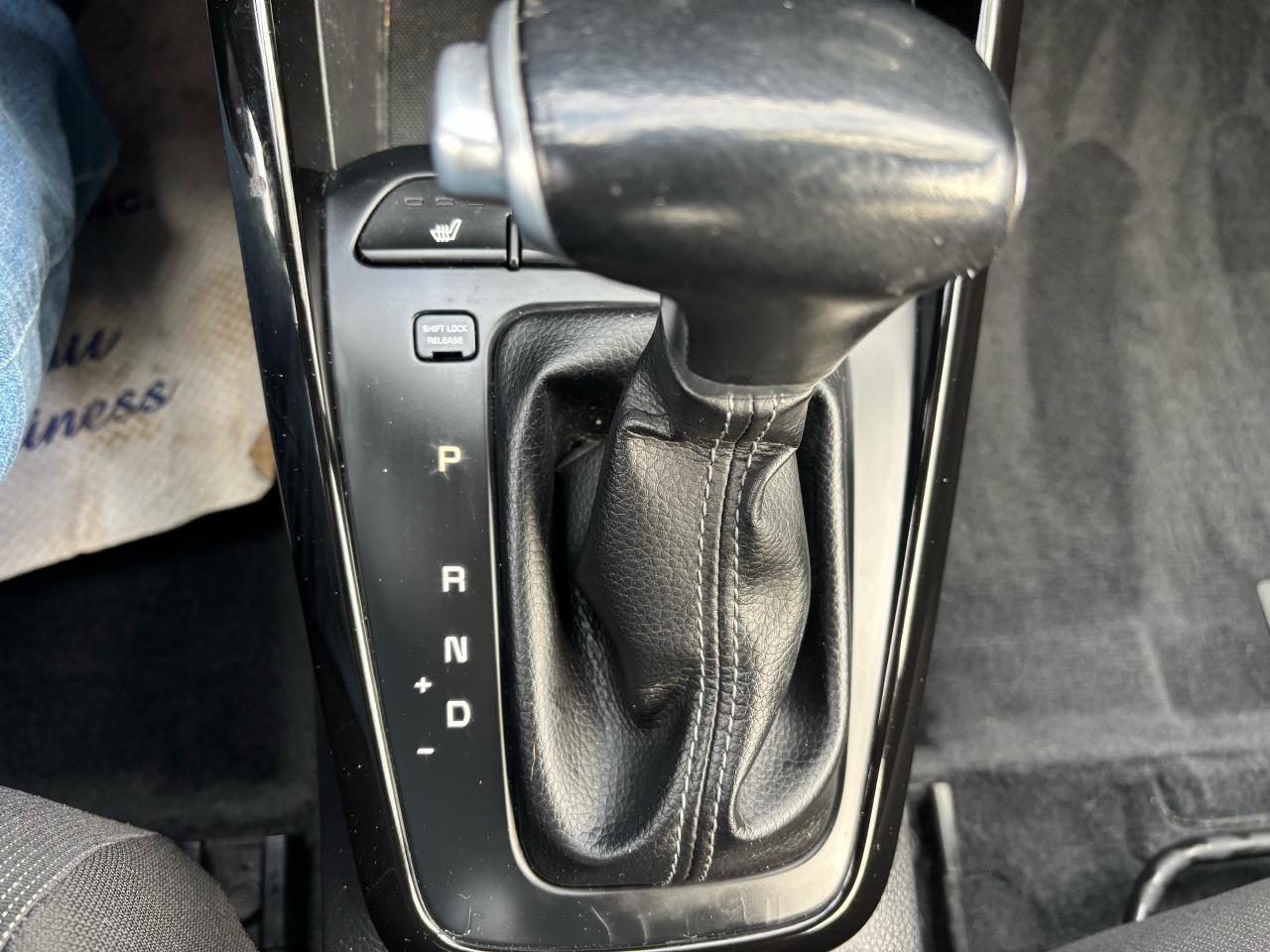 2018 Kia Rio EX, Hatchback, Sunroof, Alloy Wheels, Heated Seats - Photo #11