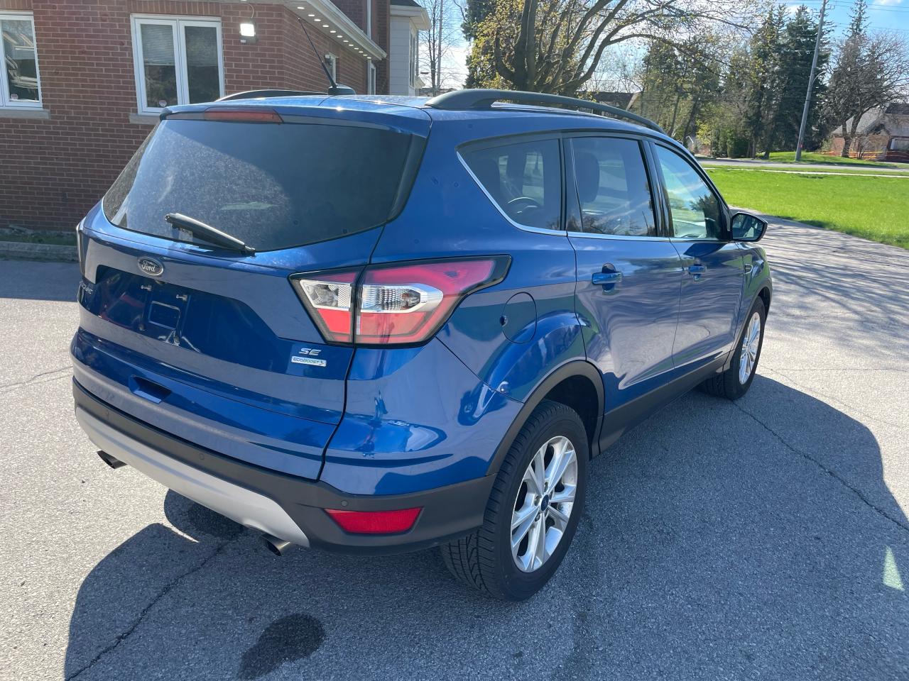 2017 Ford Escape SE - Photo #6