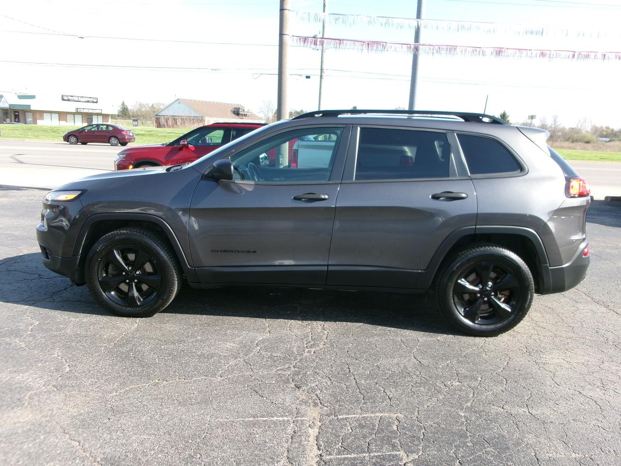 2016 Jeep Cherokee Sport  4x4 - Photo #3