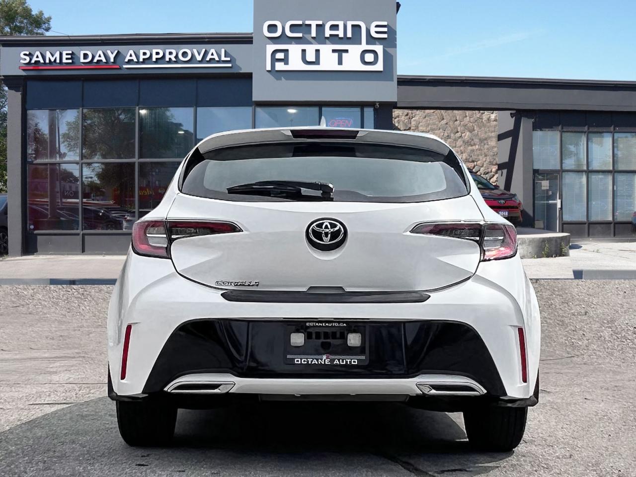 2021 Toyota Corolla Hatchback CVT - Photo #6