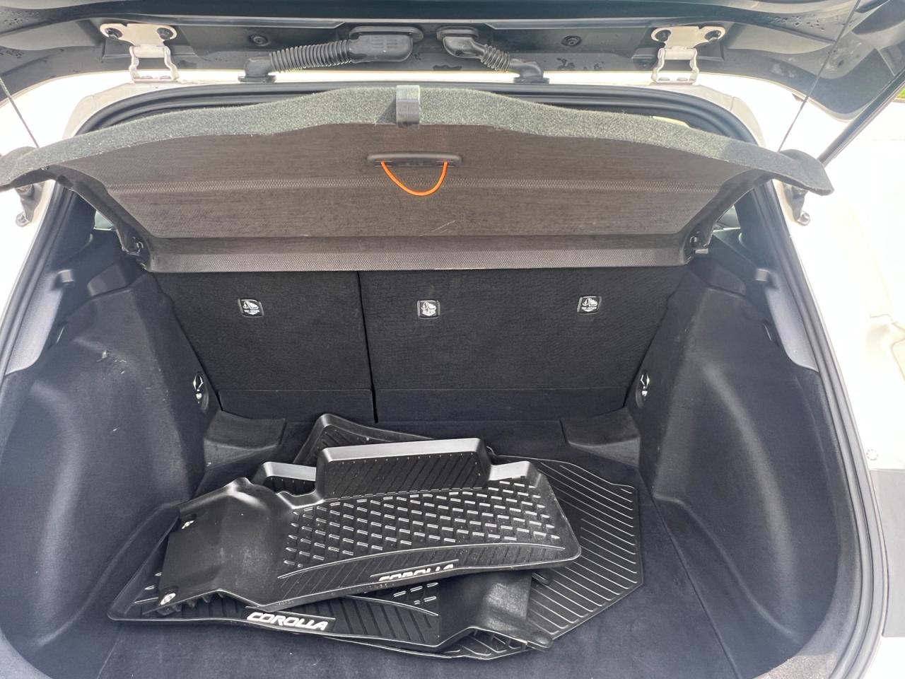 2021 Toyota Corolla Hatchback CVT Photo3