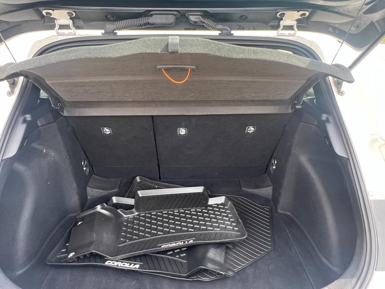 2021 Toyota Corolla Hatchback CVT Photo3