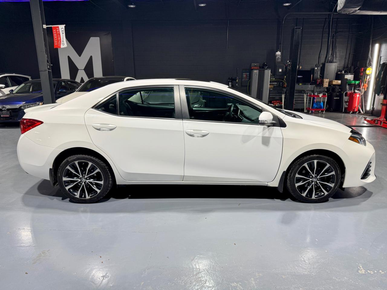 2017 Toyota Corolla SE - Photo #3