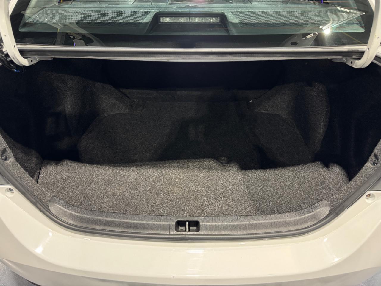 2017 Toyota Corolla SE - Photo #13