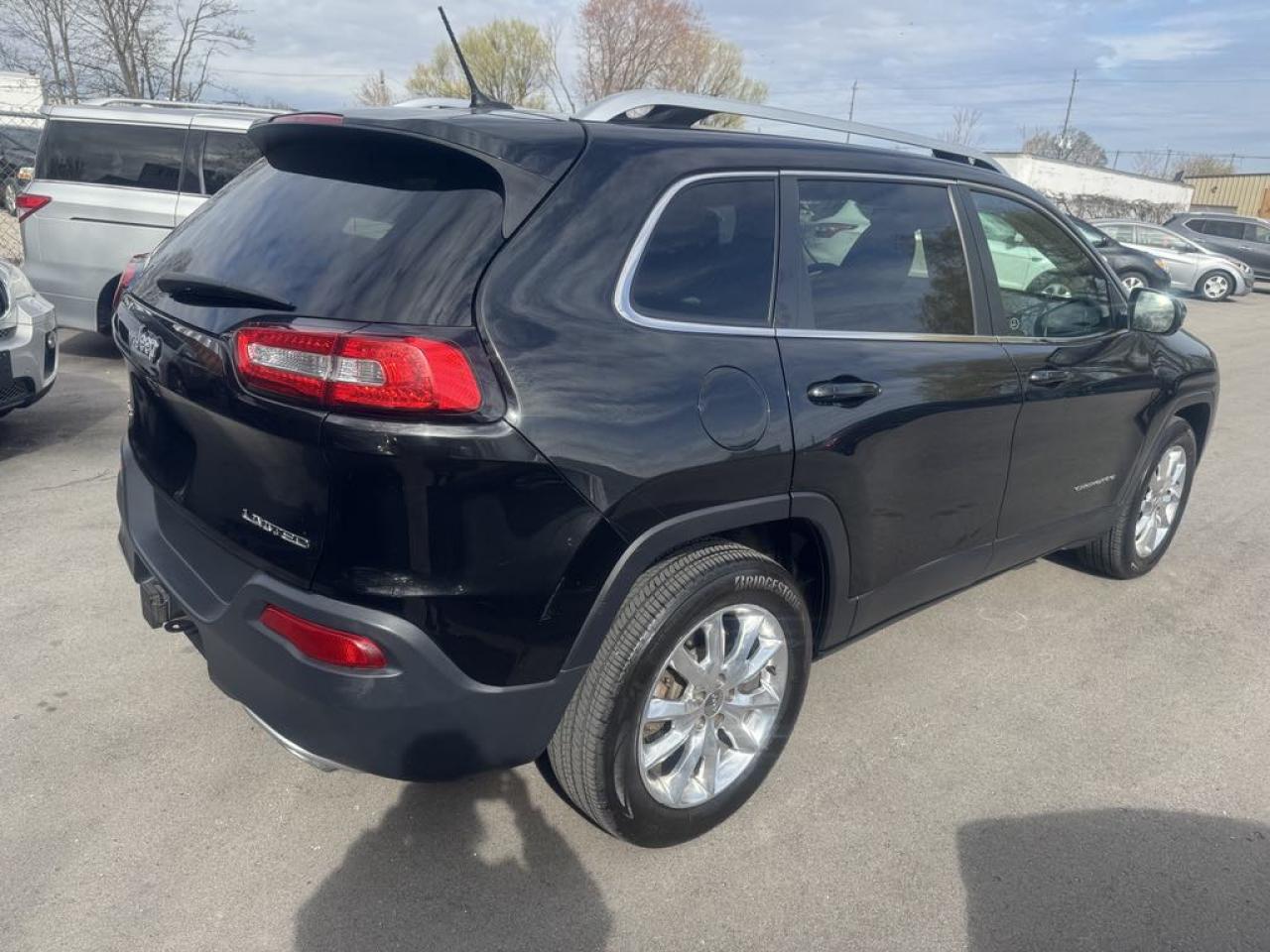 2015 Jeep Cherokee  - Photo #5
