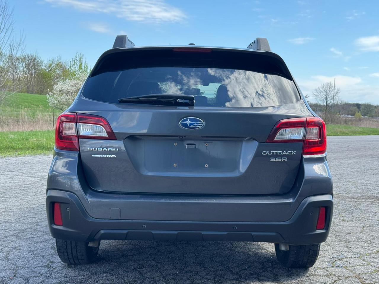2019 Subaru Outback 3.6R LIMITED | ONE OWNER | LEATHER | SUNROOF | NAV Photo28