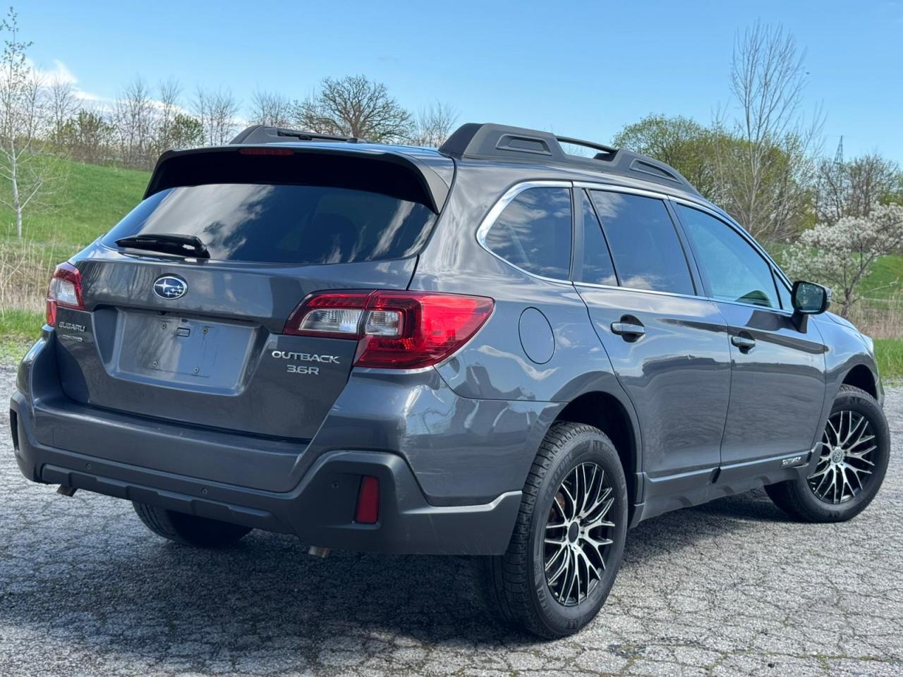 2019 Subaru Outback 3.6R LIMITED | ONE OWNER | LEATHER | SUNROOF | NAV Photo29