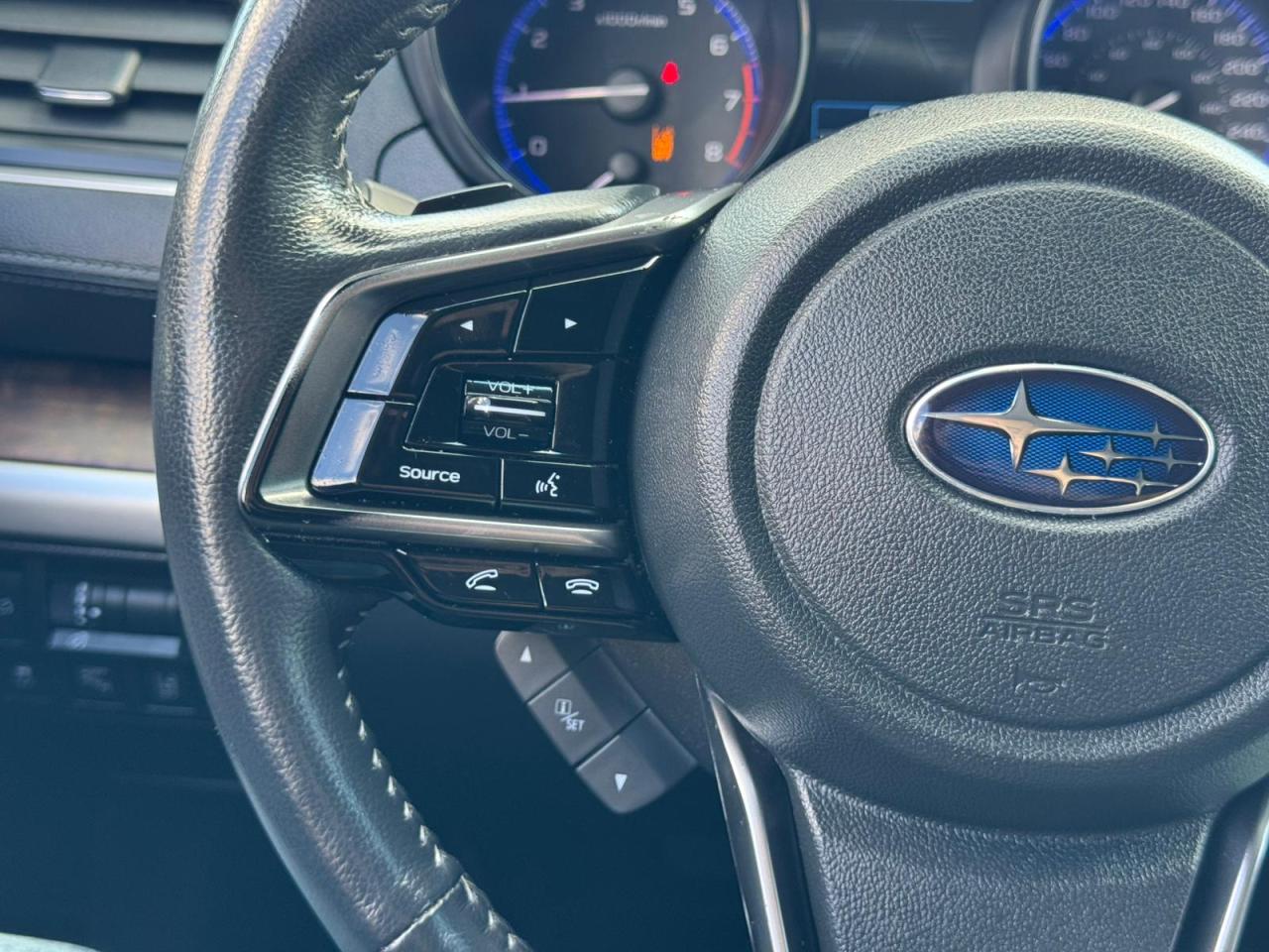 2019 Subaru Outback 3.6R LIMITED | ONE OWNER | LEATHER | SUNROOF | NAV Photo43