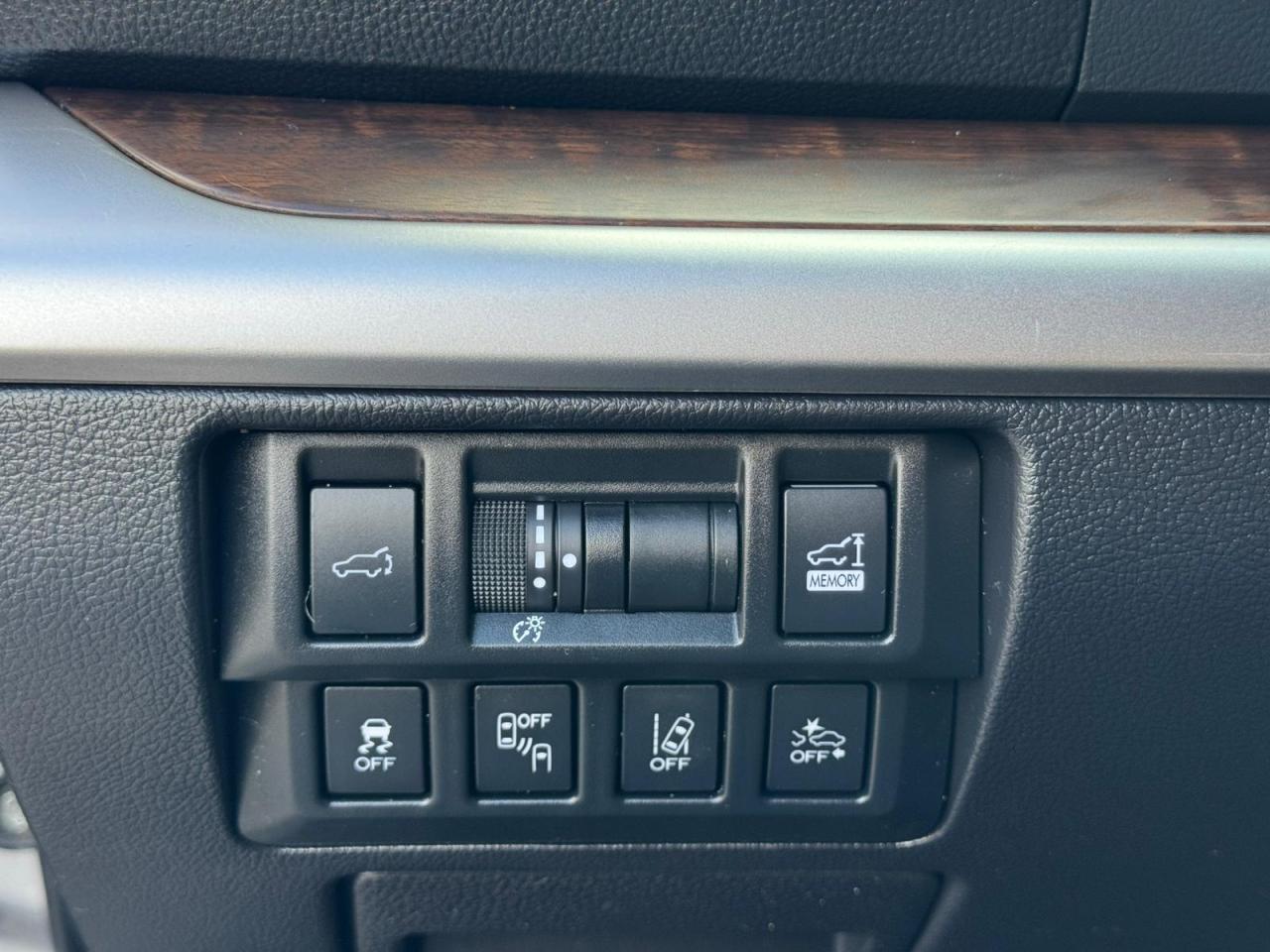 2019 Subaru Outback 3.6R LIMITED | ONE OWNER | LEATHER | SUNROOF | NAV Photo45
