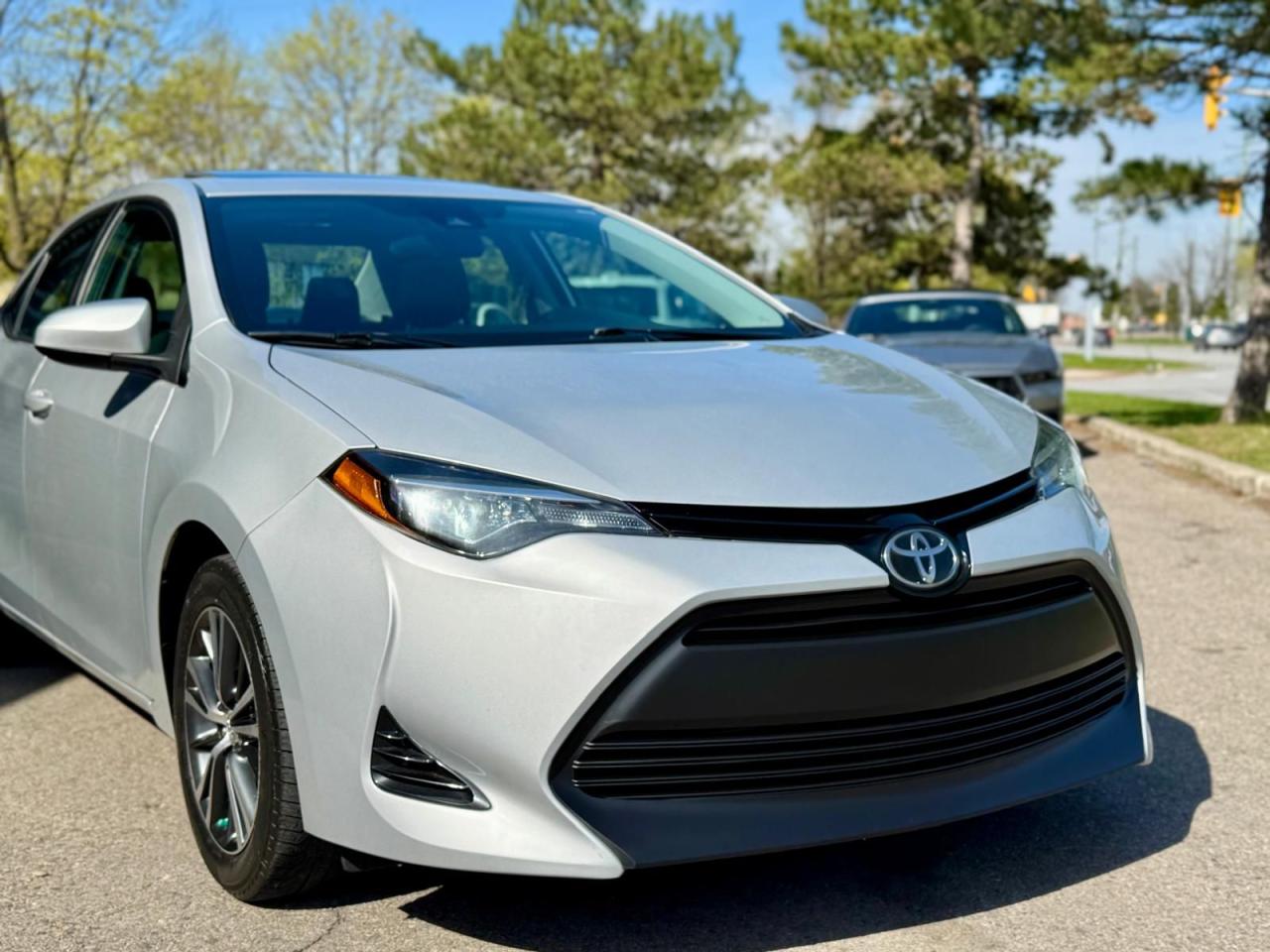 2019 Toyota Corolla LE Photo4