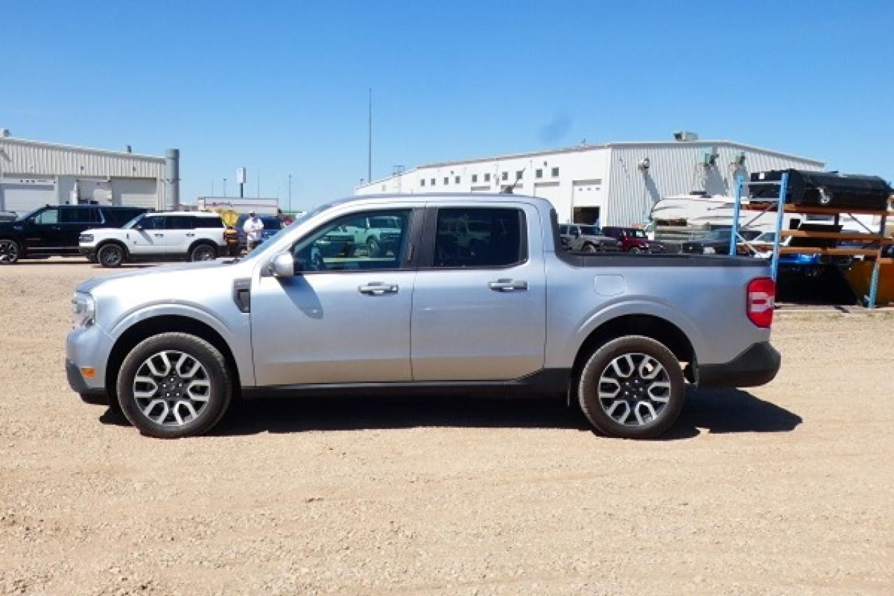 2022 Ford Maverick LARIAT AWD w/Heated Leather seats, BUC
