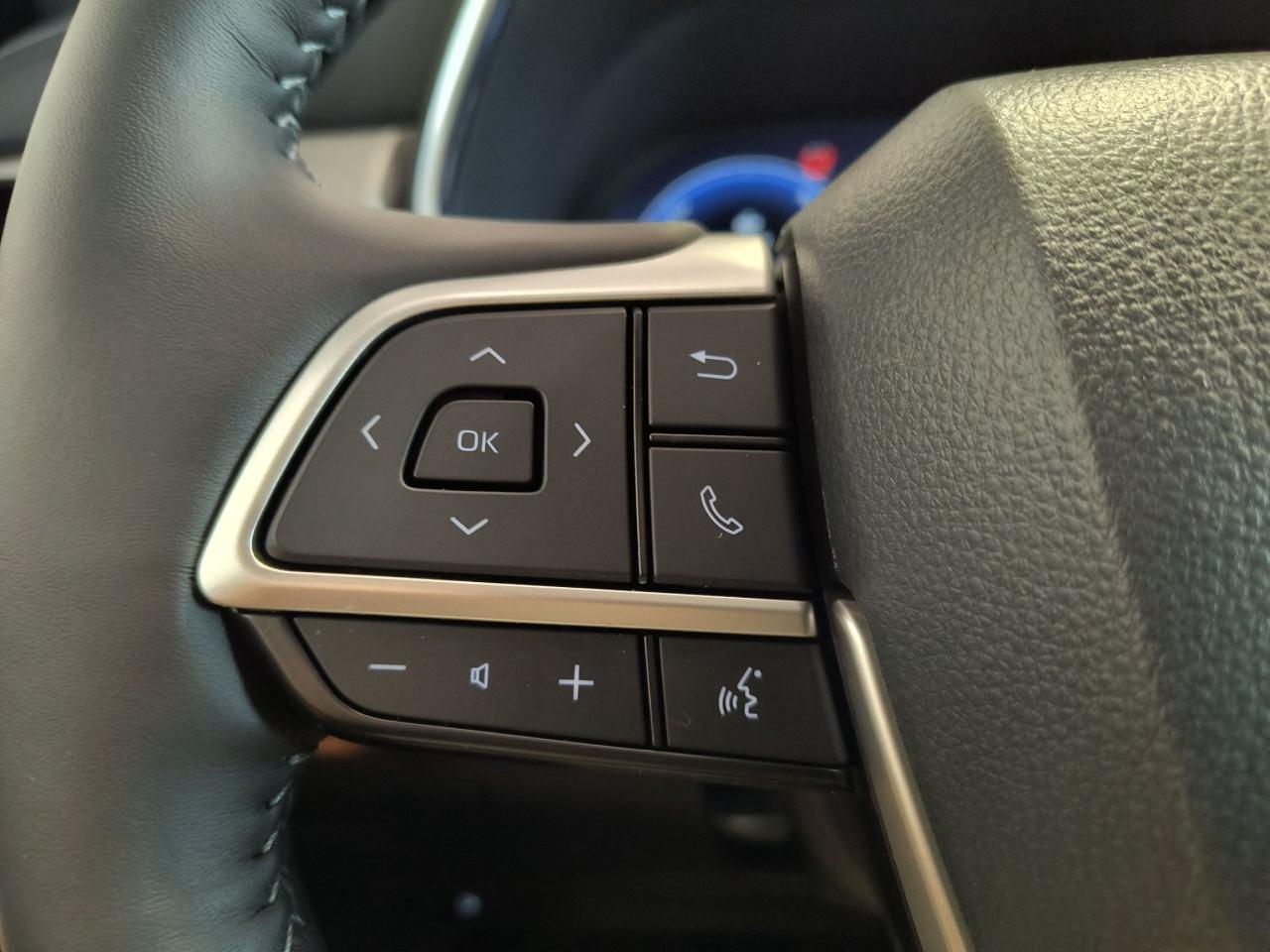 2025 Toyota Highlander HYBRID Limited Platinum AWD Photo