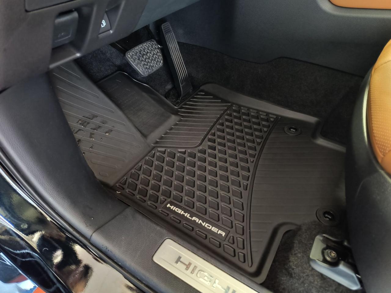 2025 Toyota Highlander HYBRID Limited Platinum AWD Photo