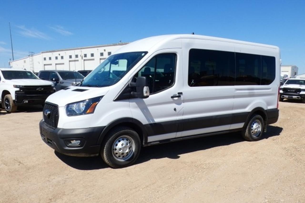 2023 Ford Transit 350 XL 12 pass. Med Roof AWD w/cloth seats, BUC - Photo #2