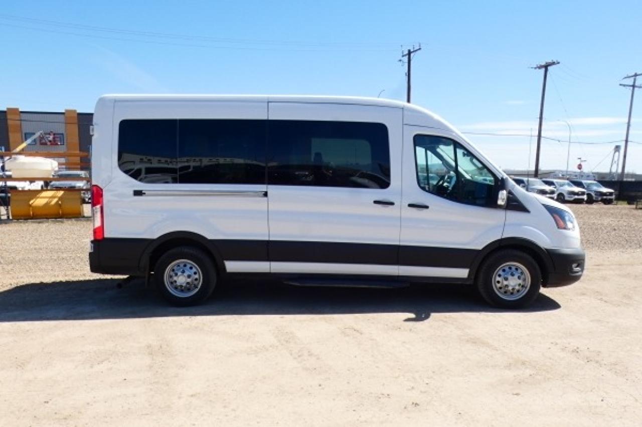2023 Ford Transit 350 XL 12 pass. Med Roof AWD w/cloth seats, BUC - Photo #5