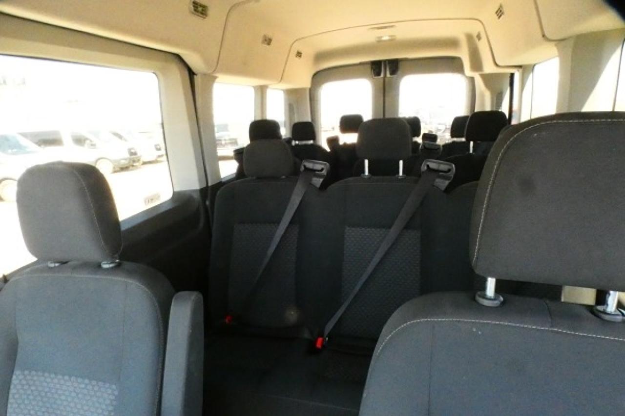2023 Ford Transit 350 XL 12 pass. Med Roof AWD w/cloth seats, BUC - Photo #11