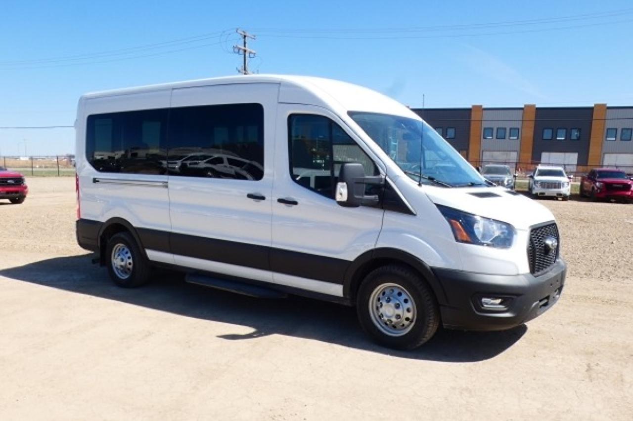 2023 Ford Transit 350 XL 12 pass. Med Roof AWD w/cloth seats, BUC - Photo #4