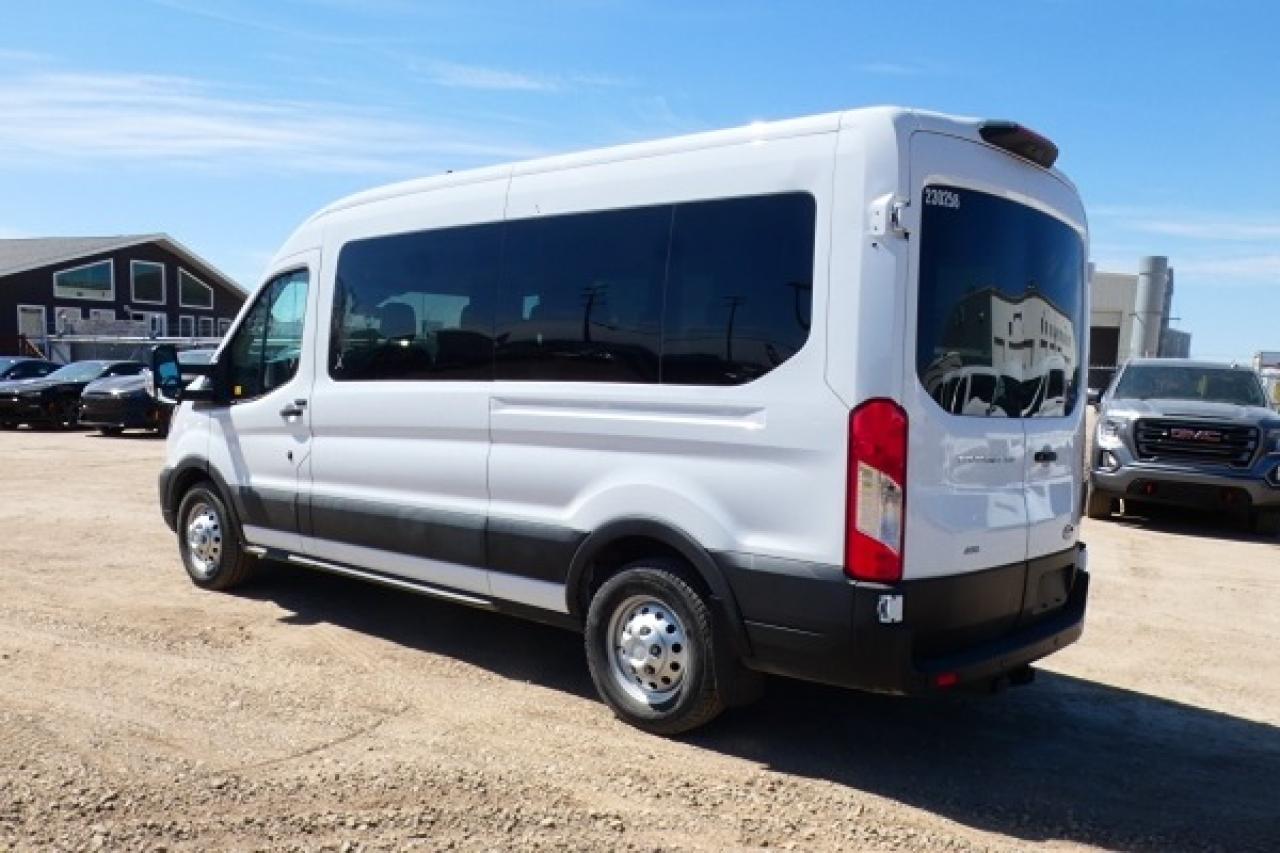 2023 Ford Transit 350 XL 12 pass. Med Roof AWD w/cloth seats, BUC - Photo #8